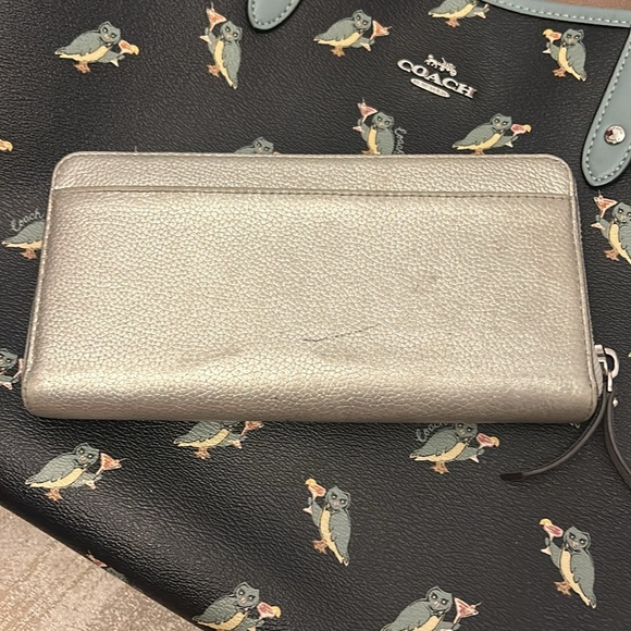 Kate Spade ♠️ Metallic Zipper Wallet - Picture 3 of 8
